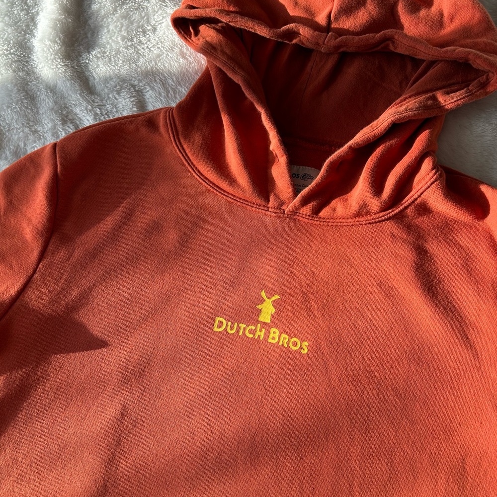 Dutch Bros Nevada “guaranteed to satisfy” sweatshirt 🧡✨☕️